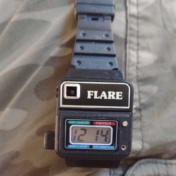 Flare Digital Watch with Lighter NWT - Picture 1 of 2